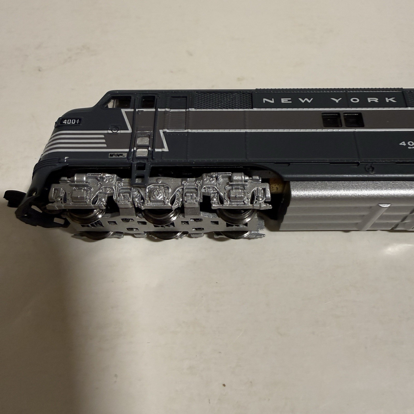 Precision Craft Models N 602 EMD E7A NYC 4001 Powered, No Sound, DCC Ready Train