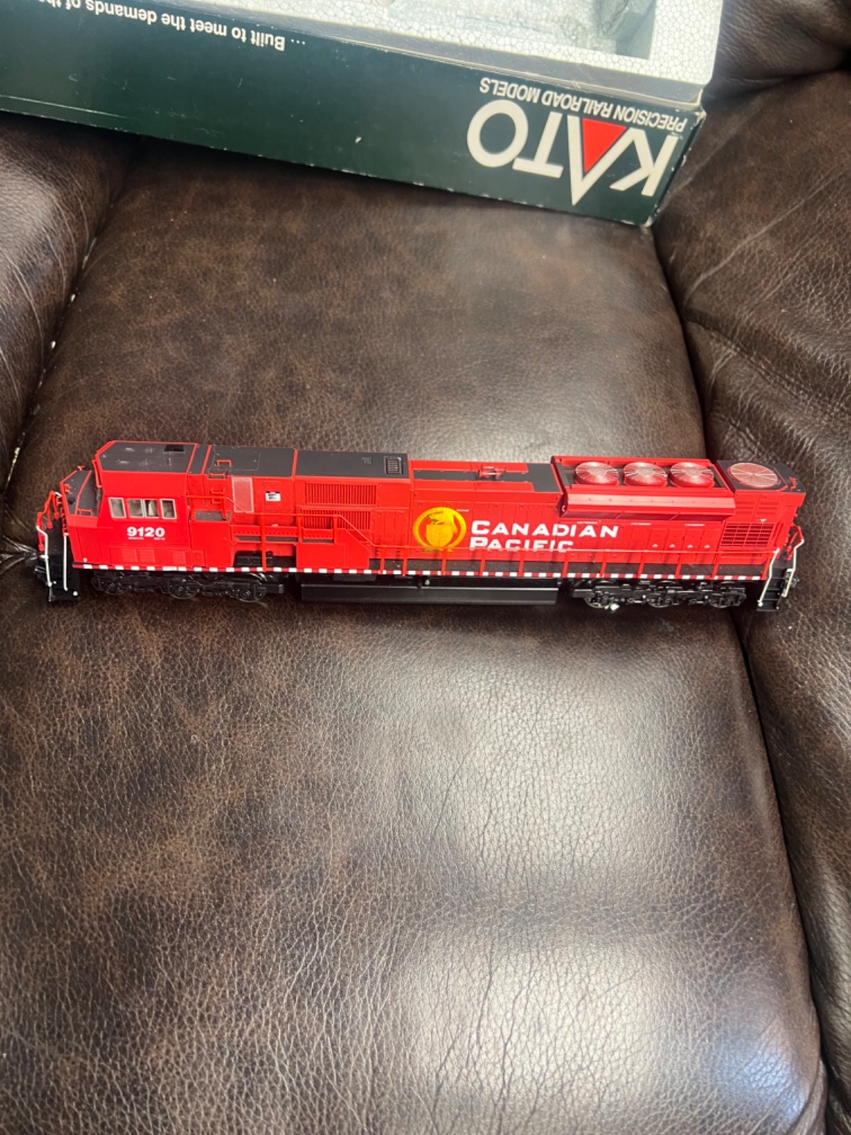 Kato 37-6351 HO Scale Canadian Pacific EMD SD90/43MAC Diesel Locomotive #9120 LN