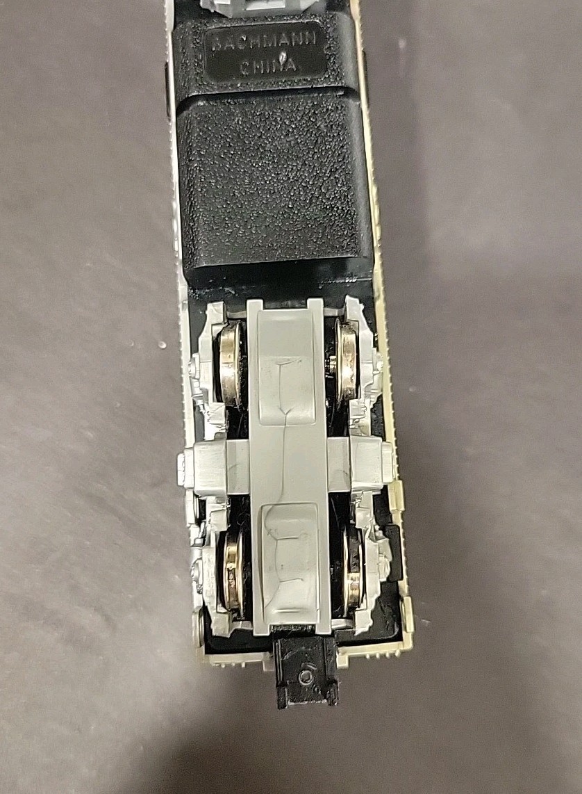 Bachmann HO Scale SANTA FE Diesel Locomotive 307 Read Description!