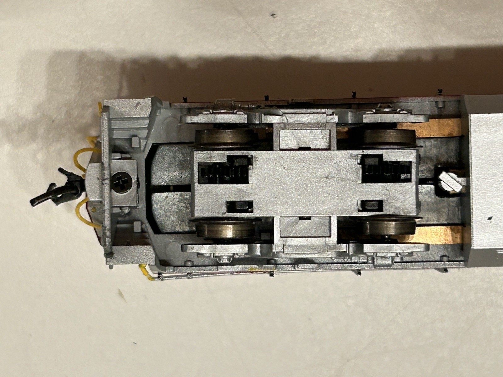 N Scale Atlas 48811 BNSF “Warbonnet” GE Dash 8-40BW Diesel #557 – DCC Ready