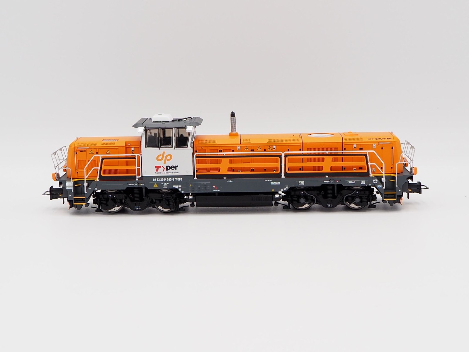 Rivarossi HR2923 HO Scale Diesel Locomotive Effishunter 1000 Dinazzano Po/TPER