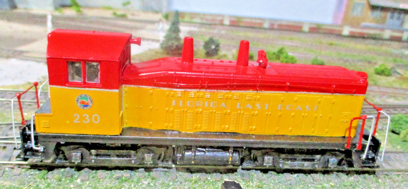 FEC 230 ,SW9, CUSTOM PAINT, AS DELIVERED,,RECONDITIONED, DC, NOT DCC READY