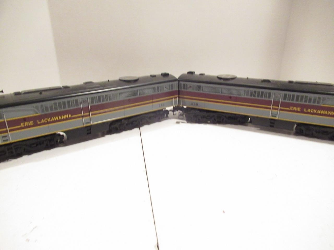 LIONEL 18116 ERIE LACKAWANNA PA A/A DIESEL SET W/2 MOTORS & RAILSOUNDS- NEW- H1B
