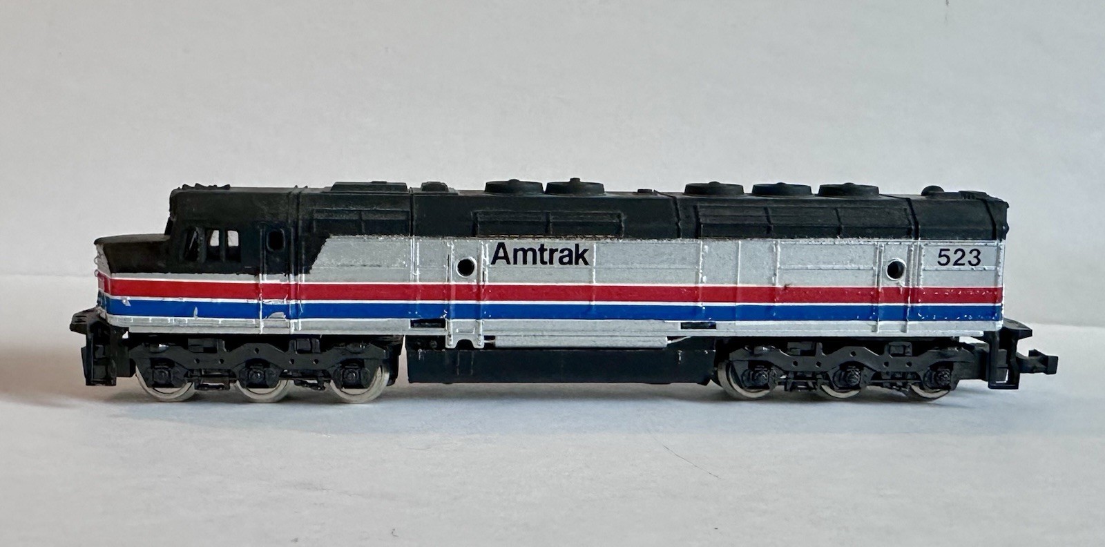 Lima N Scale 285 FP-45 Locomotive Amtrak AMTK #523