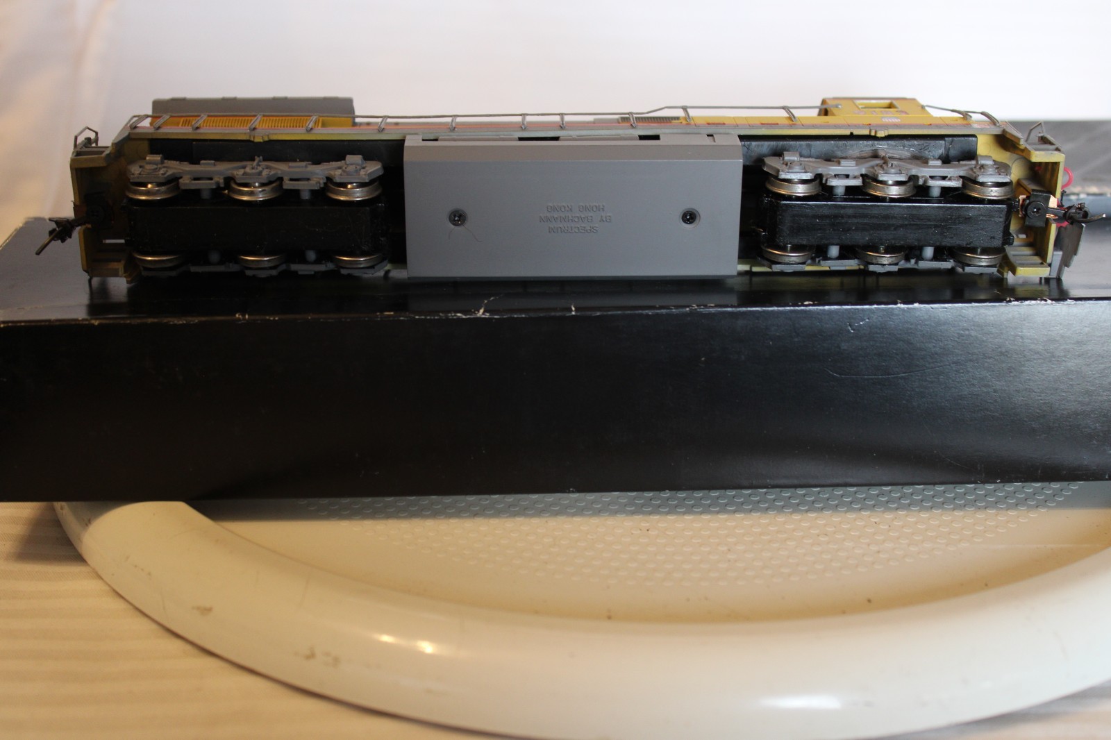 HO Scale Spectrum, Dash 8 40C Diesel Locomotive Union Pacific, Yellow, #9183