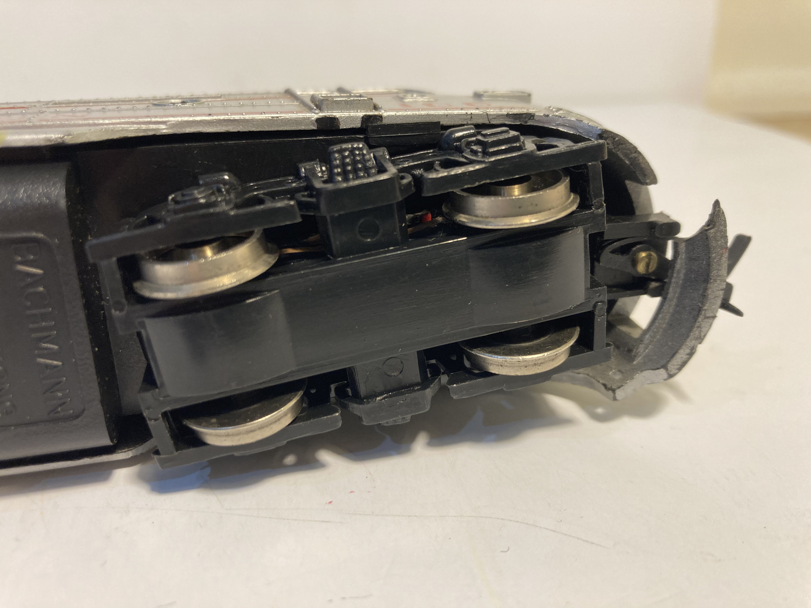 BACHMAN HO SCALE BURLINGTON 100 DIESEL LOCOMOTIVE FROM ESTATE