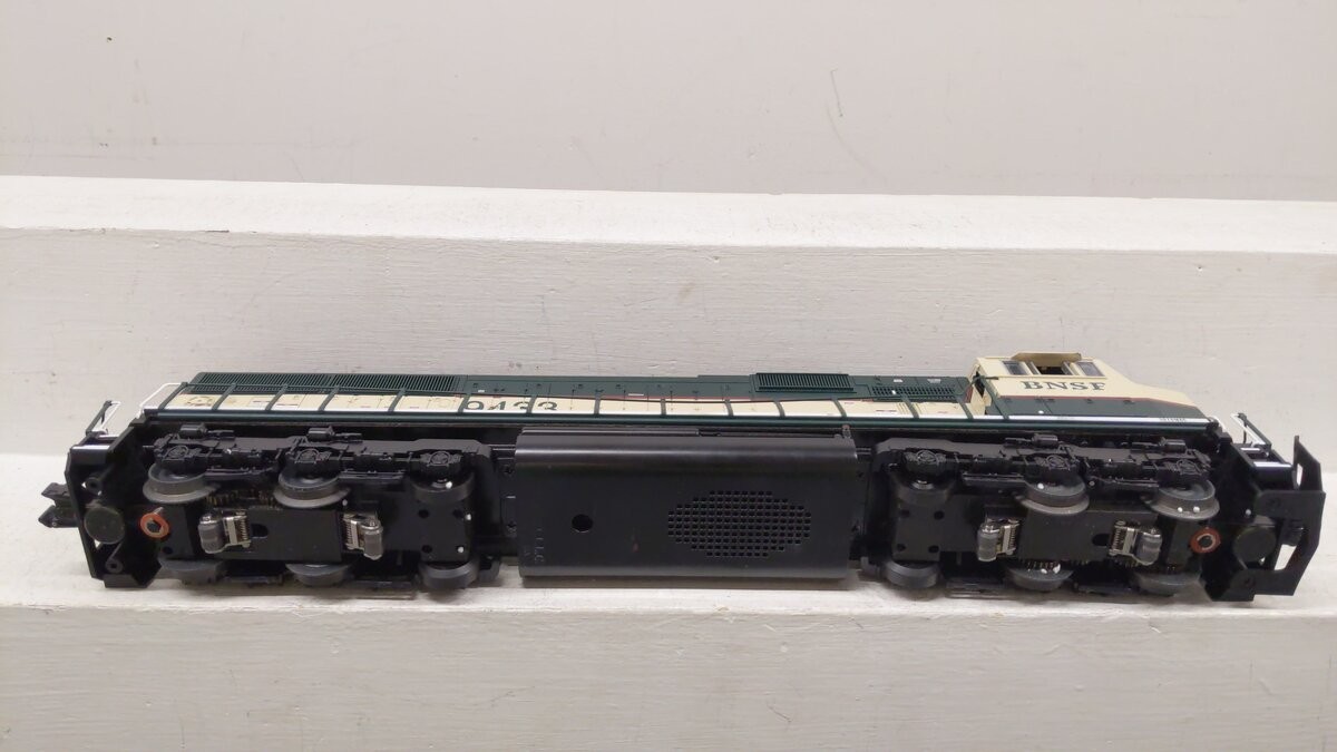 Lionel 6-28223 BNSF SD-70 Diesel Locomotive #9433/Box