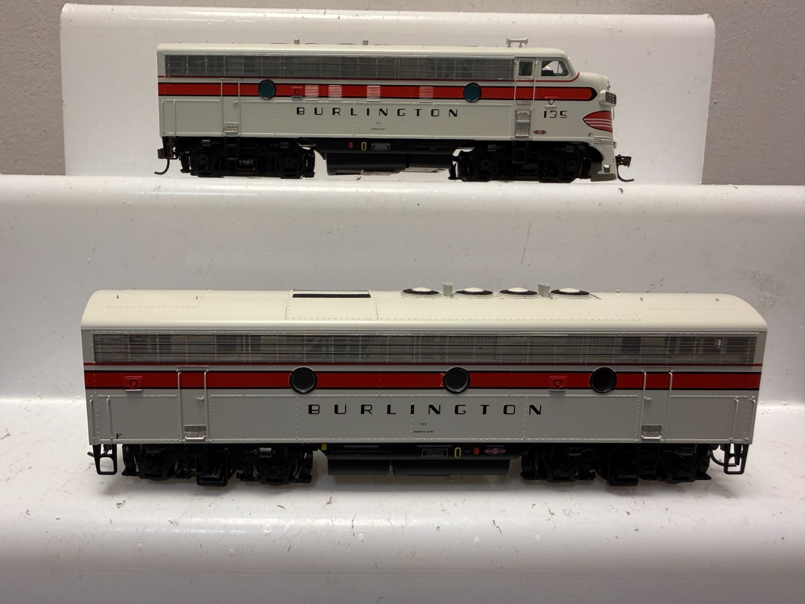 Athearn HO G2603 CB&Q EMD F3A/F3B Diesel Set 135-D & 135-C – DCC Ready