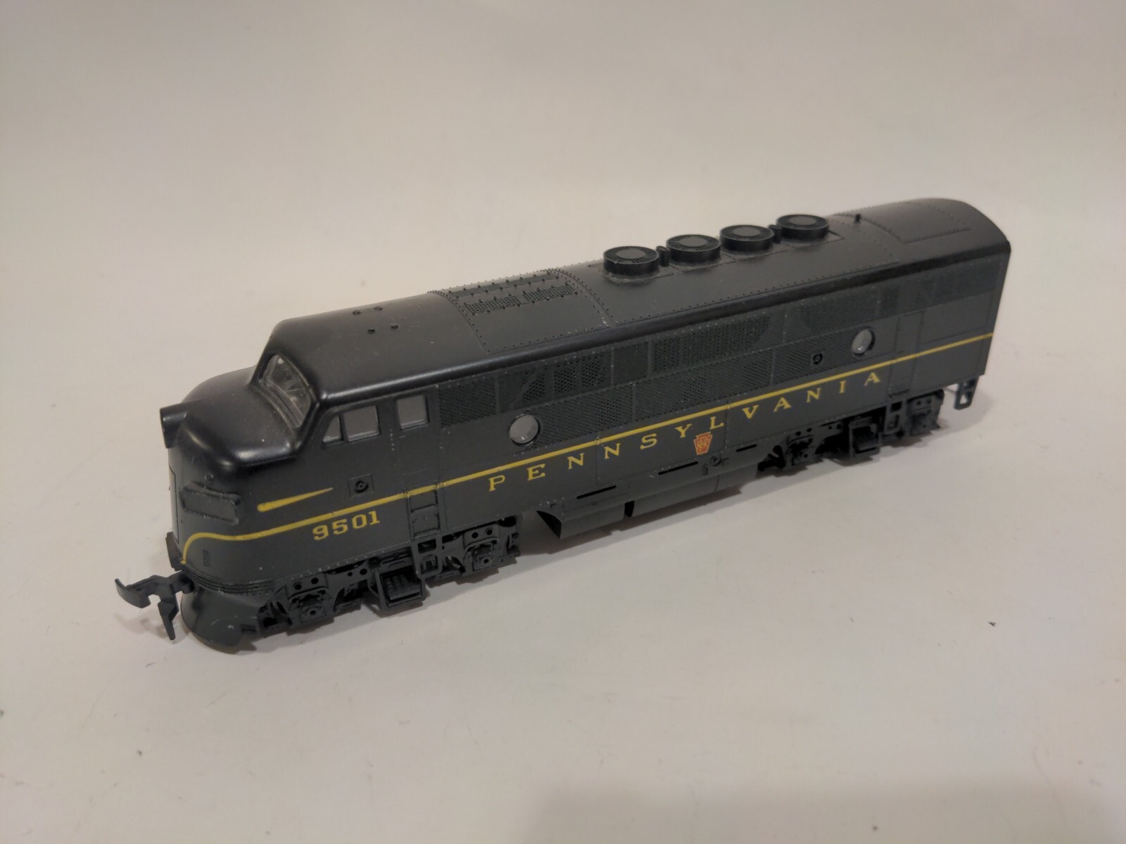 HO Stewart KATO EMD F3 PRR Pennsylvania #9501