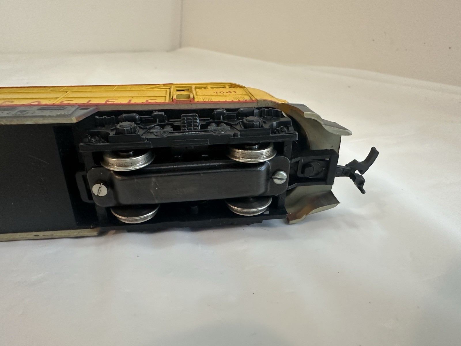 AHM Tempo Union Pacific Powered Locomotive 1041 HO Scale Used Working EMD E9