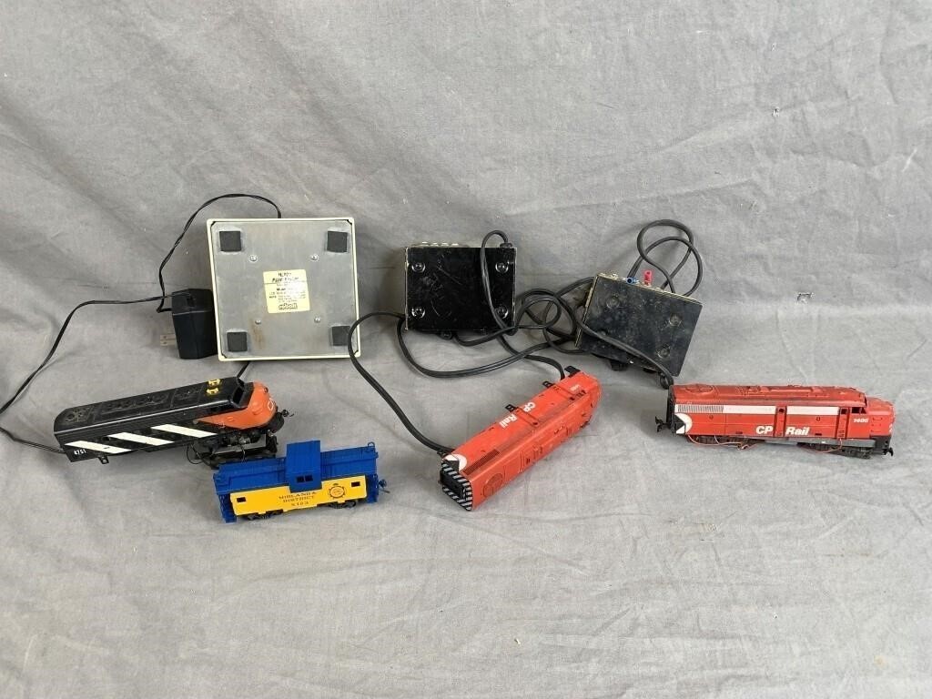 Train Engines (1405 x 2, 4751), Transformers (Robart, Tyco) etc. – lot of 9 pcs