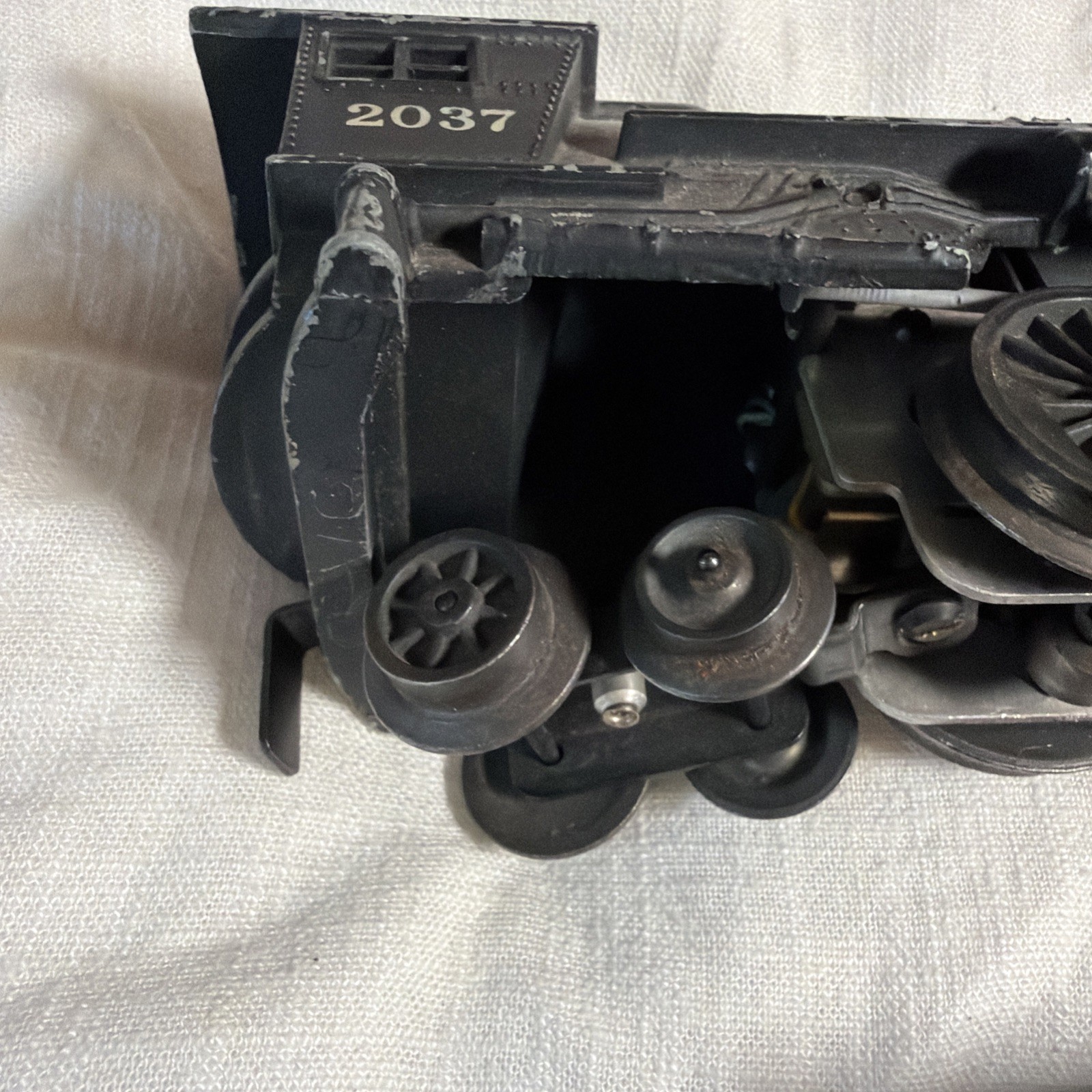 Vintage 1950’s Lionel Train Steam Engine 2037 and Coal Car Untested As Is