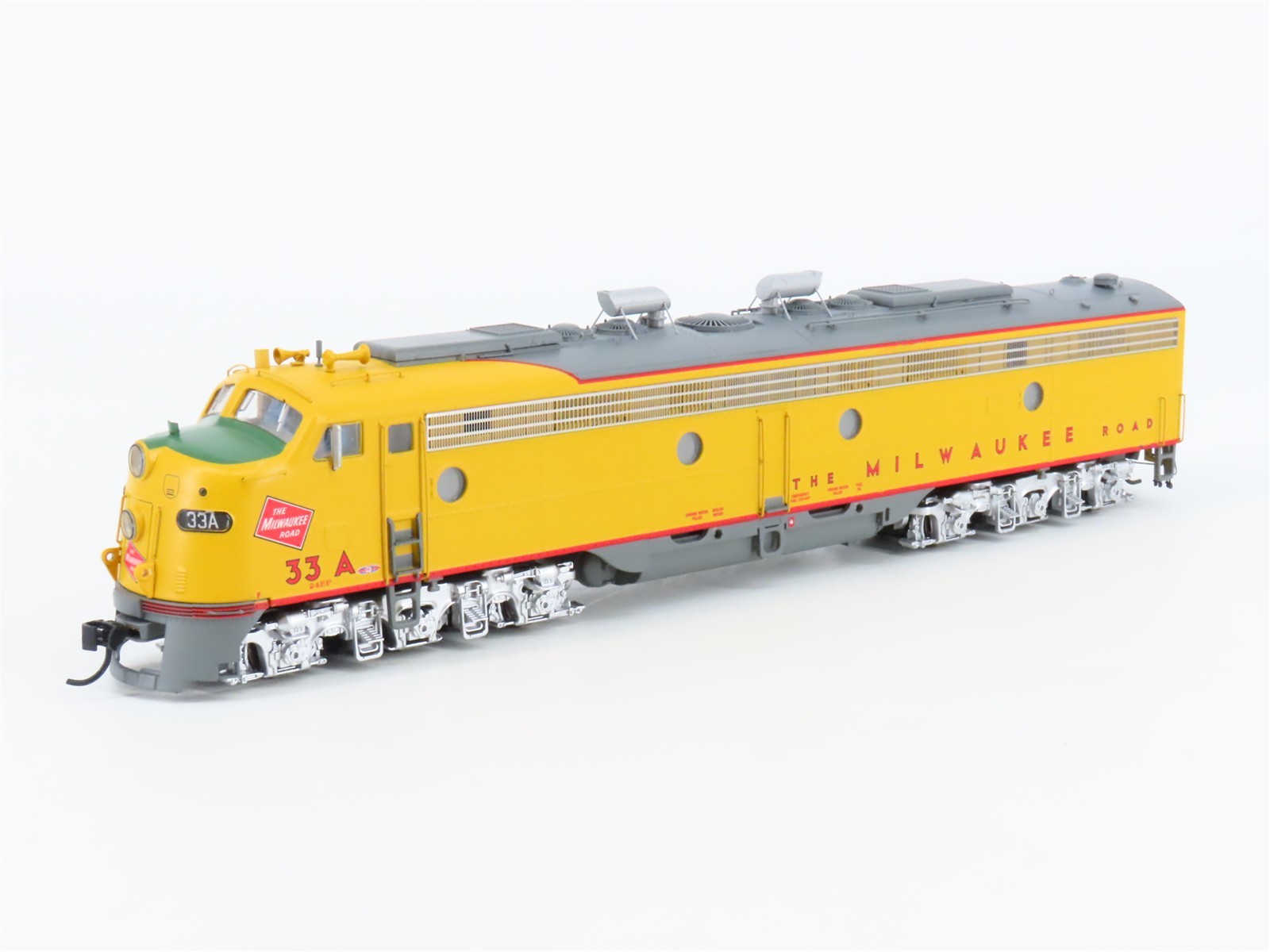 HO Walthers Proto 920-42381 MILW “UP Paint” EMD E9A/B Diesel Set w/ DCC & Sound