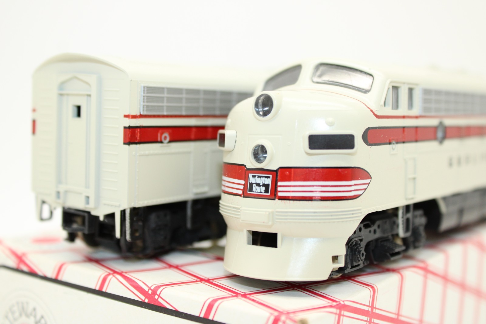 Stewart HO CB&Q Chicago Burlington EMD F3 Ph. IV AB Locomotive Set NOS DCC Ready