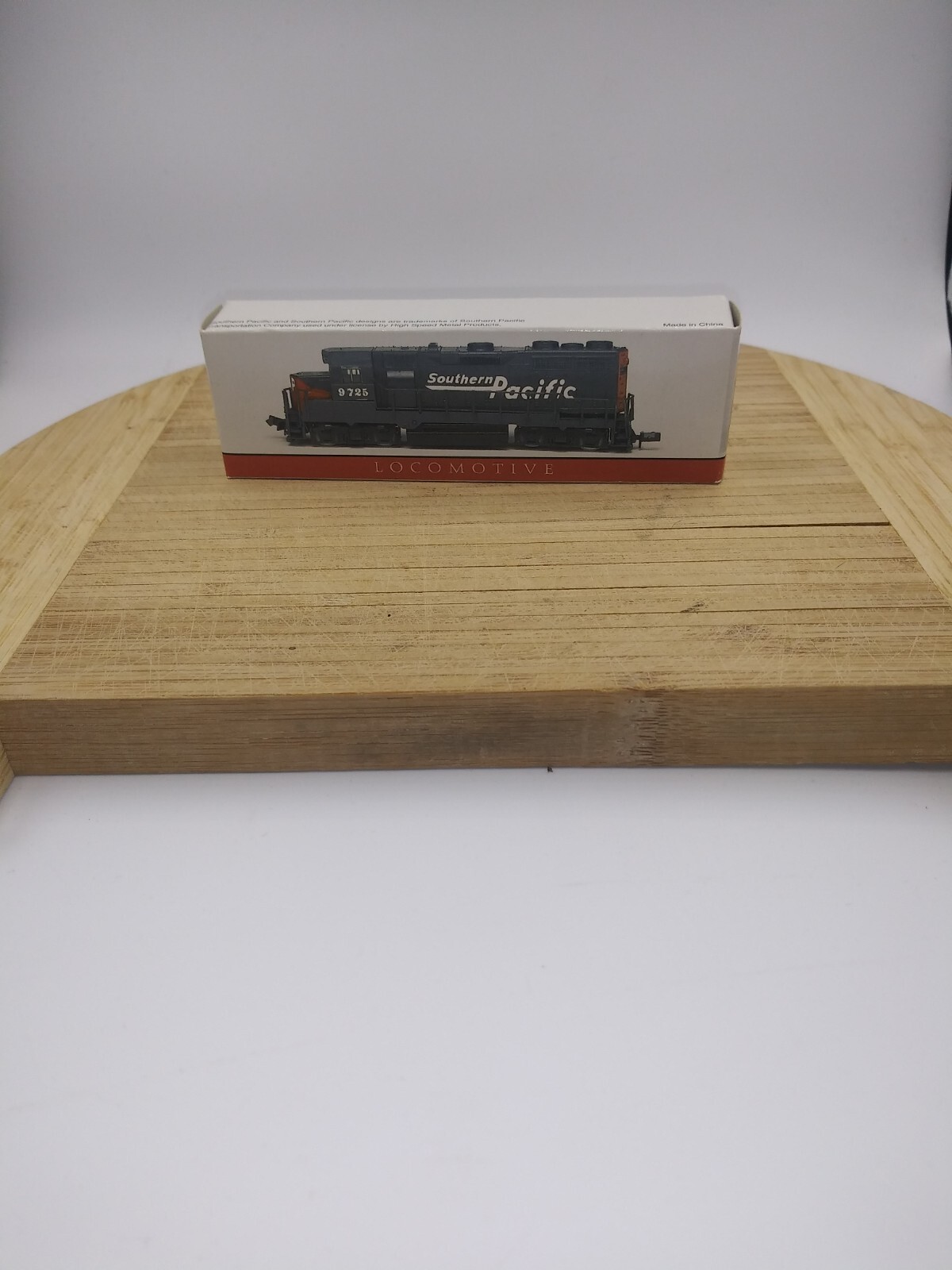 Southern Pacific Mini Locomotive #9725 Southern Pacific locomotive New