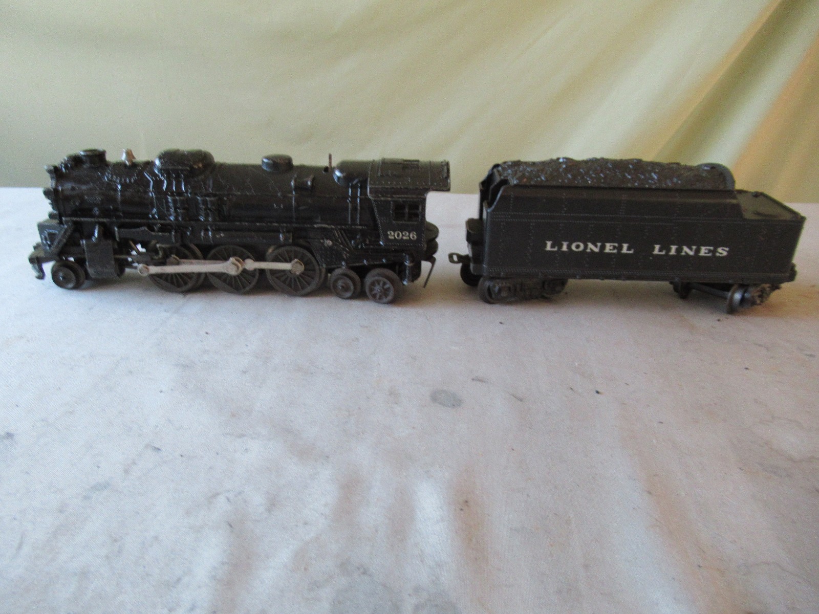 Lionel 2026 2-6-4 Locomotive with non-whistling Tender Runs GREAT