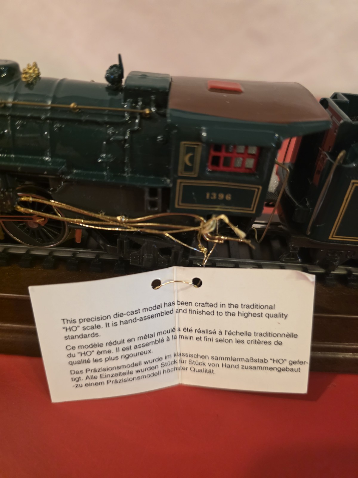 Franklin Mint Train Crescent Limited Steam Locomotive with Rail #1396