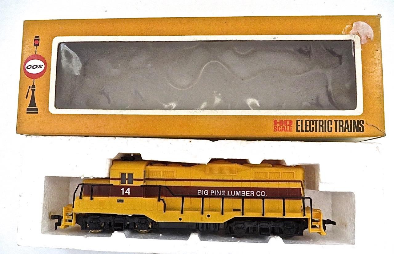HO Gauge Cox #6111-7 Big Pine Lumber Co GP-9 Powered Diesel Locomotive Boxed