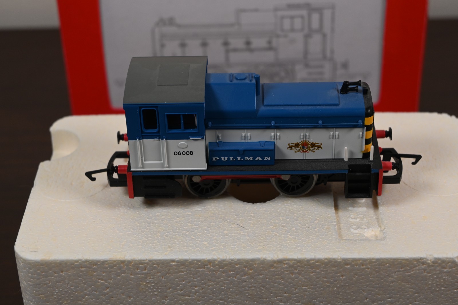 Hornby OO Gauge R2783 BR 0-4-0 Diesel: Class 06 Shunter Club Locomotive ‘06008’
