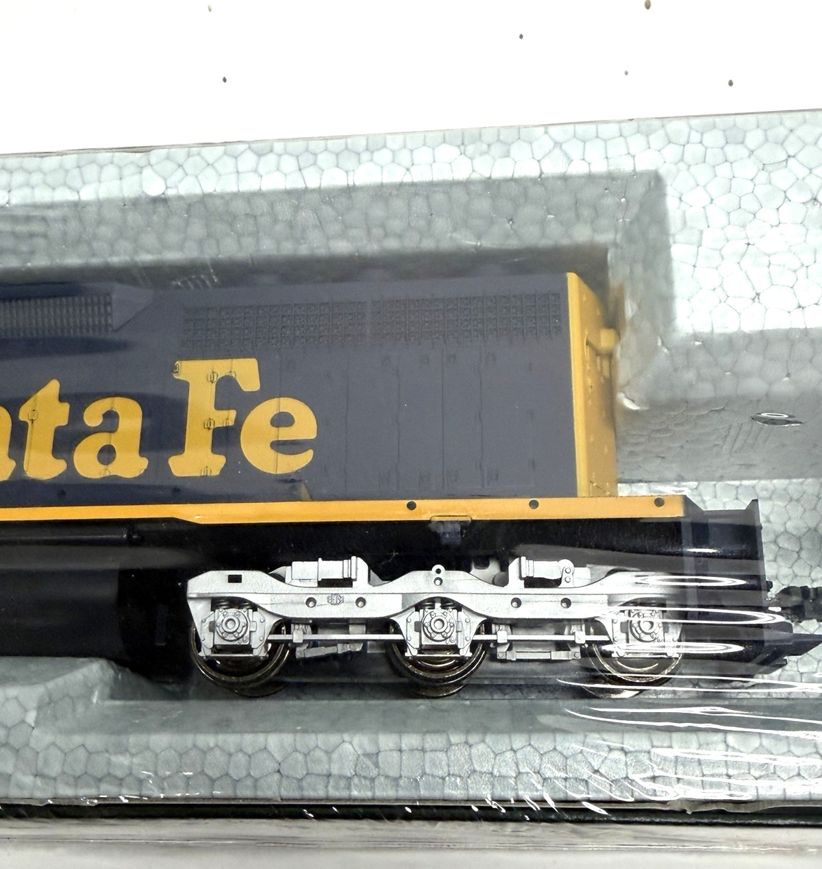 VTG Factory Seal Kato 37-6328 HO Scale Santa Fe EMD SD40 Diesel Locomotive #5014