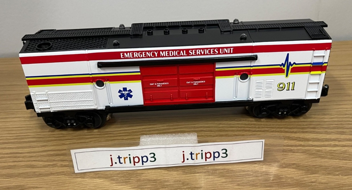 Lionel 2223040 Emergency Response 911 Medical Boxcar Train O Gauge Lights Sounds