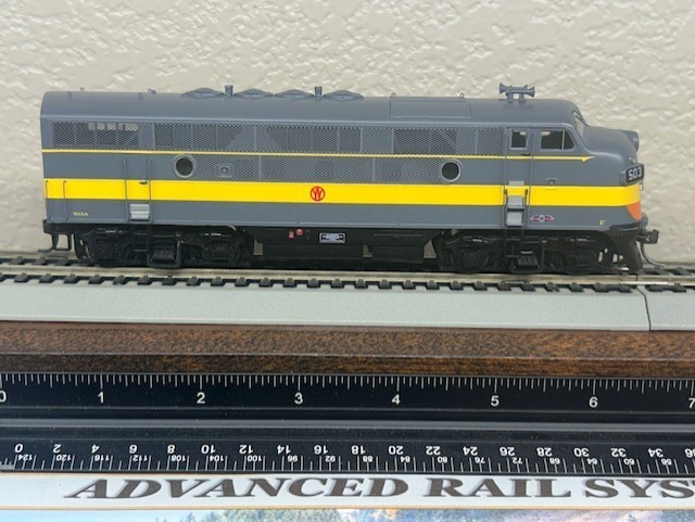 NEW YORK ONTARIO & WESTERN F3A unit EMD DIESEL LOCO- DC / DCC Ready HO Scale NEW