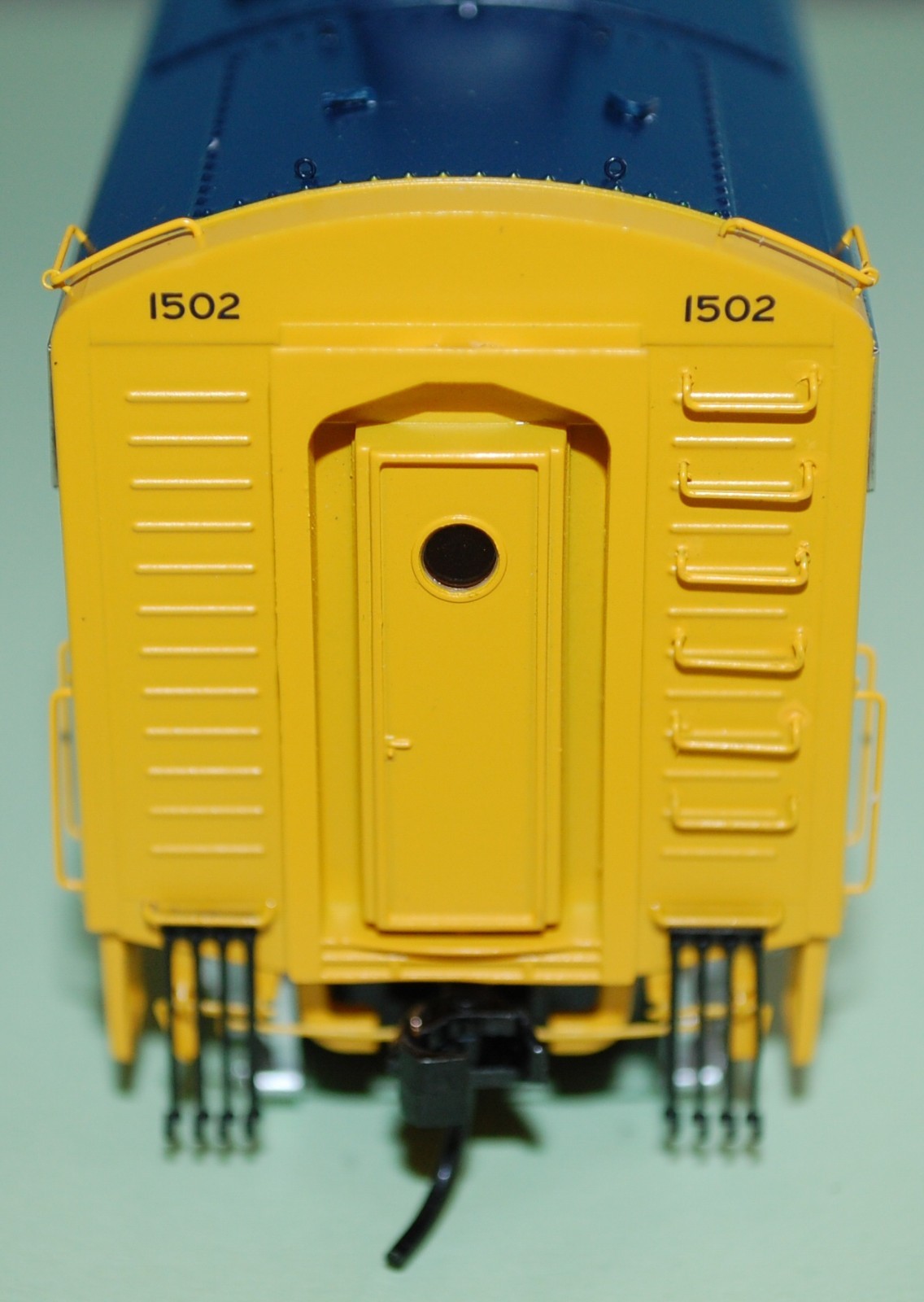 Walthers 920-40711 EMD F7A- Alaska Railroad #1502 locomotive Tsunami Sound & DCC