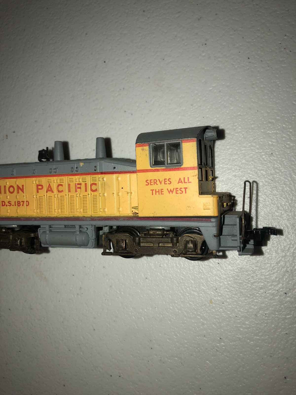 ATHEARN SW7 EMD 1500 SWITCHER UNION PACIFIC D.S.1870 LOCOMOTIVE runs