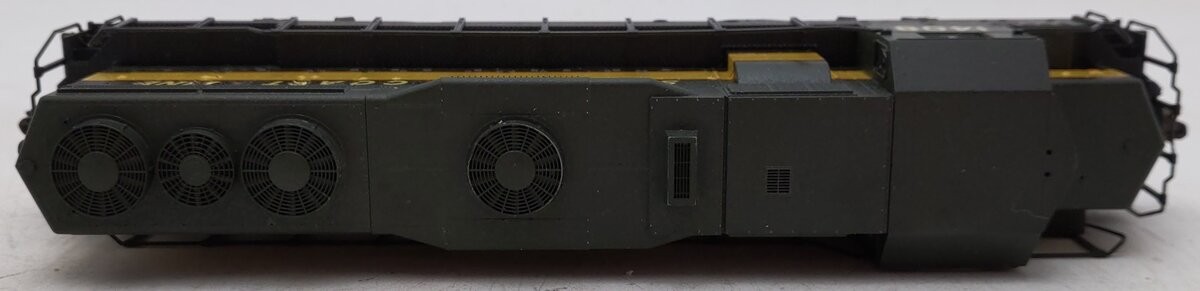 Kato 37-046 HO Scale Custom Painted Seaboard Coast Line Diesel Locomotive #1408