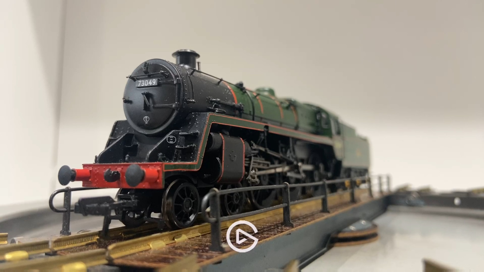 Bachmann Branchline 32-508 Standard Class 5MT 73049 BR Green Late Crest DCC
