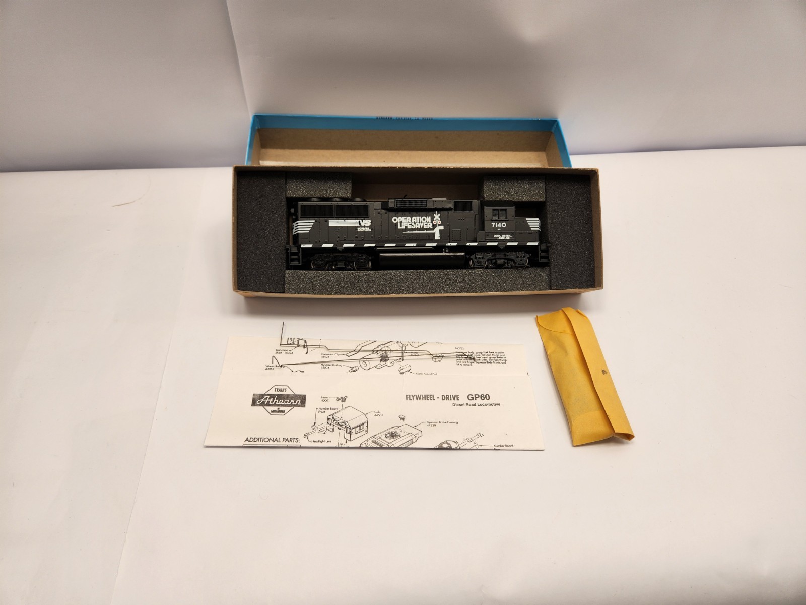 ATHEARN HO GP60 O/L OPERATION LIFESAVER 7140 POWERED DIESEL LOCOMOTIVE NOS B20