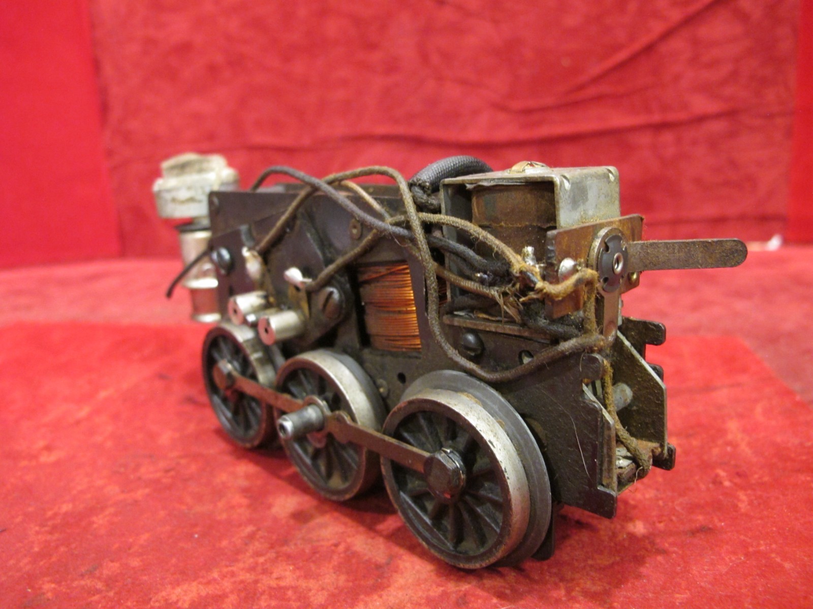 Lionel Original Vintage Early 2026 Steam Engine Motor with e unit & smoke assy.