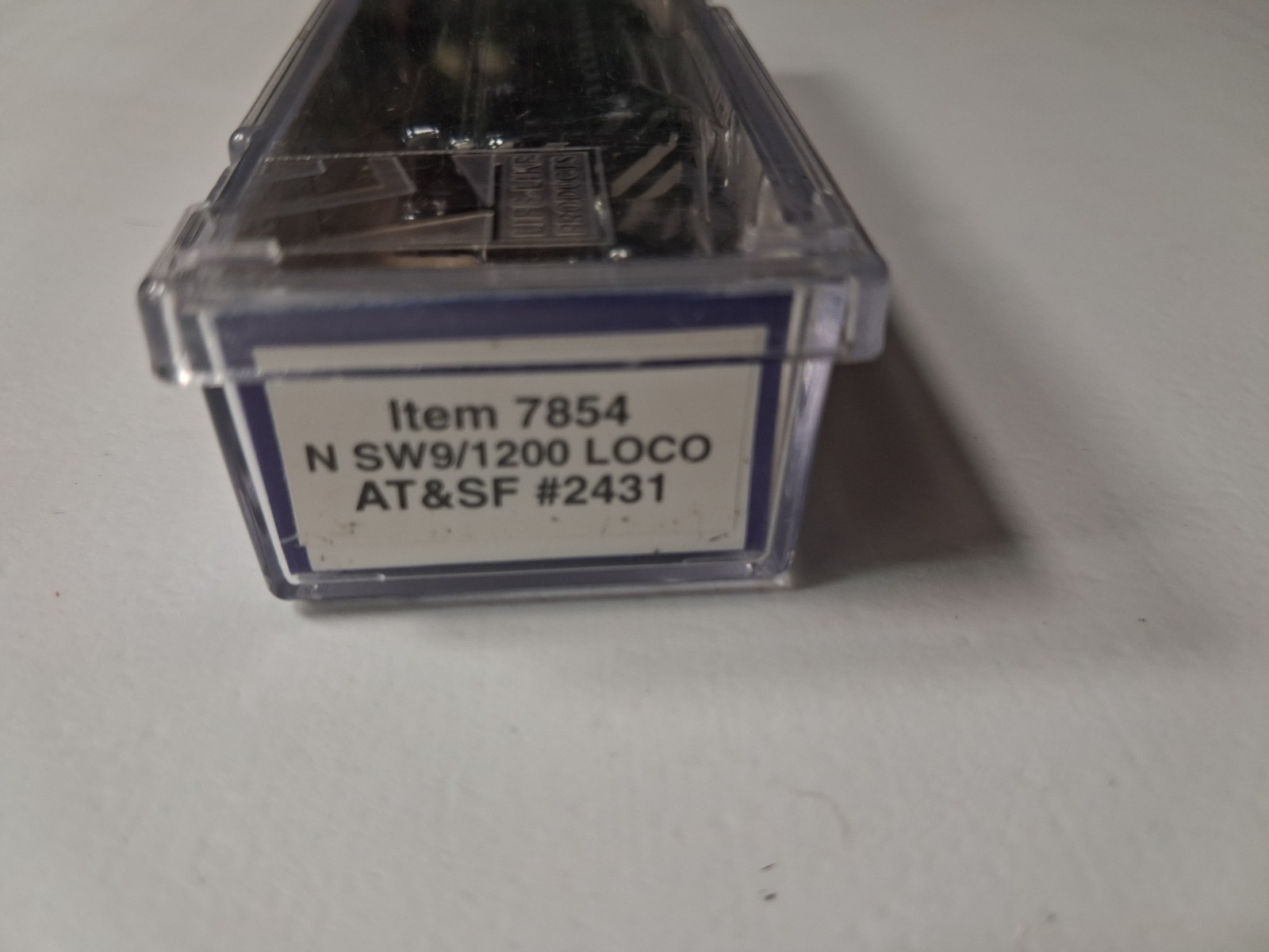 N-Scale Life-Like 7854 SW9/1200 Santa Fe Silver and Black Model Train