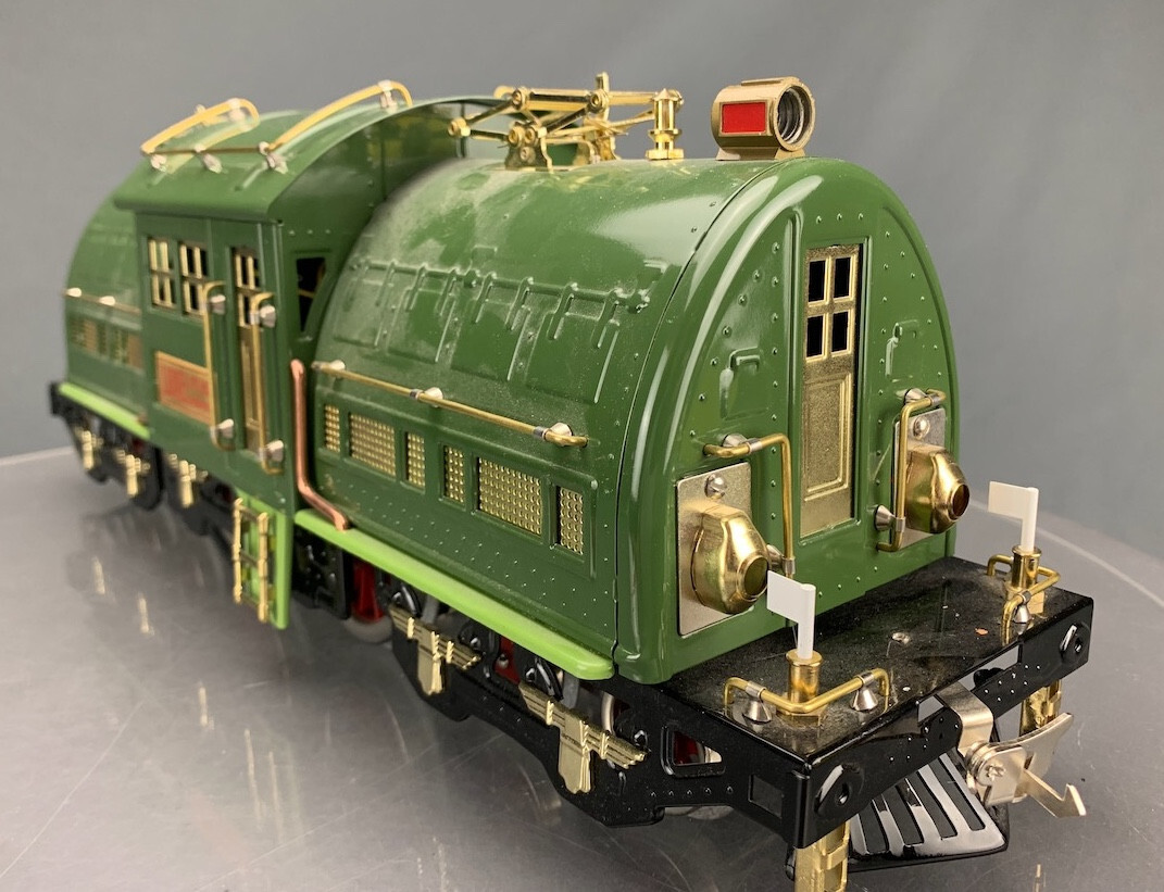 Lionel Classics Standard Gauge 4-4-4 Electric Locomotive Two Tone Green O2869
