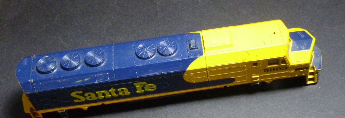 Ho Athearn Diesel locomotive shell F45 Santa fe