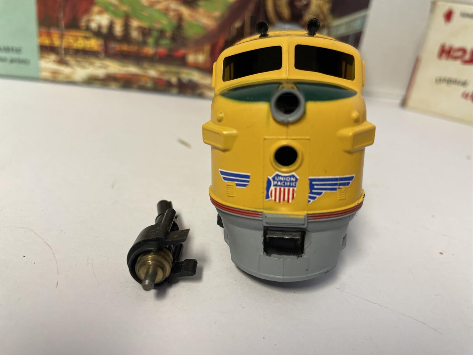 Vintage Athearn 1467 Los Angelas USA Made UNION PACIFIC Train Pair Needs Repair