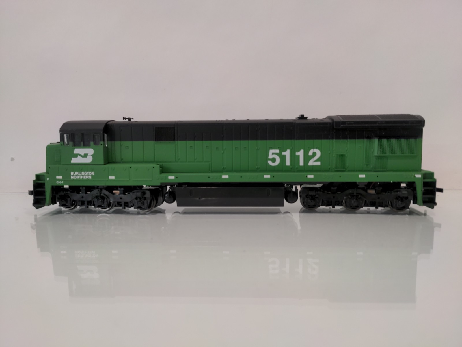 HO Atlas 8606 GE C30-7 Burlington Northern BN 5012 NOS