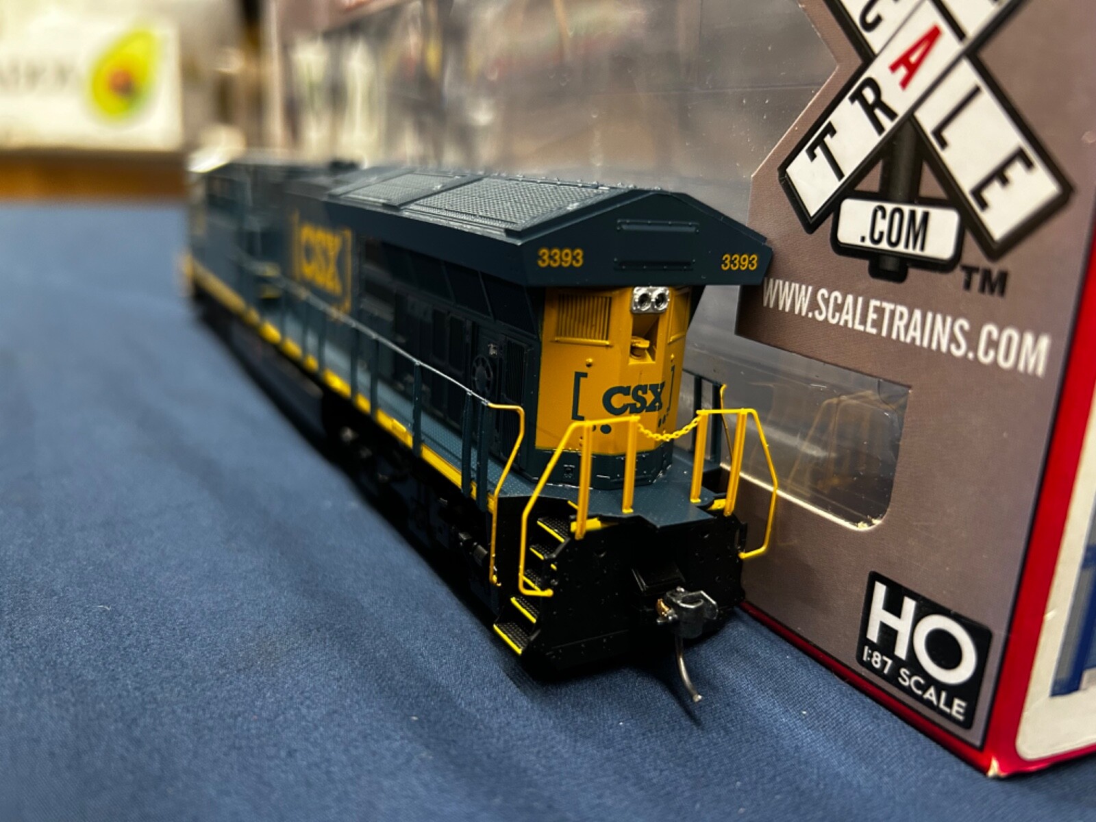 Scaletrains HO CSX Transportation #3393 ET44AC Diesel Engine DCC/Sound SXT10446