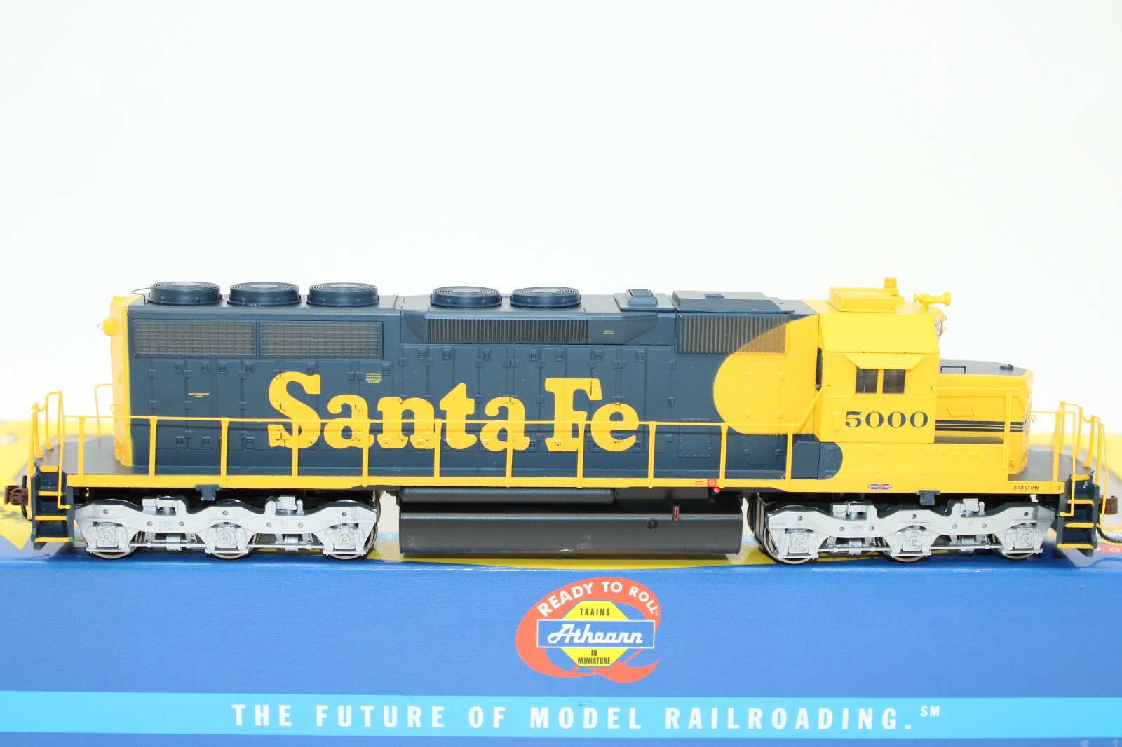 Athearn HO Scale ATSF Santa Fe EMD SD40 Diesel Locomotive #5000 NOS DCC Ready