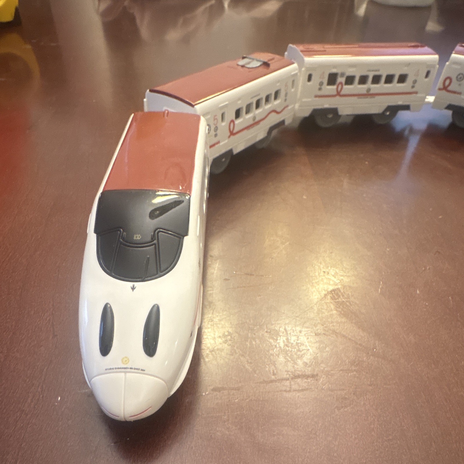 TOMY Tomica Plarail Series 800 Shinkansen Train Set 6 Cars White/Red