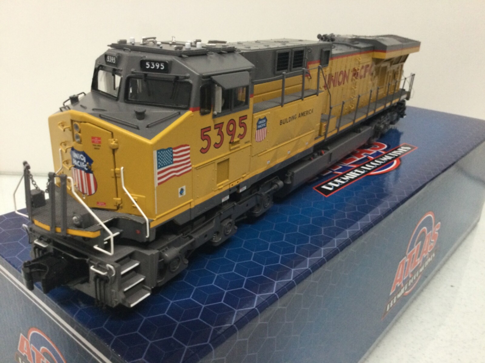 Atlas O Scale 3 Rail #30138183 UP ES44AC Diesel #5395 w/PS 3.0 New