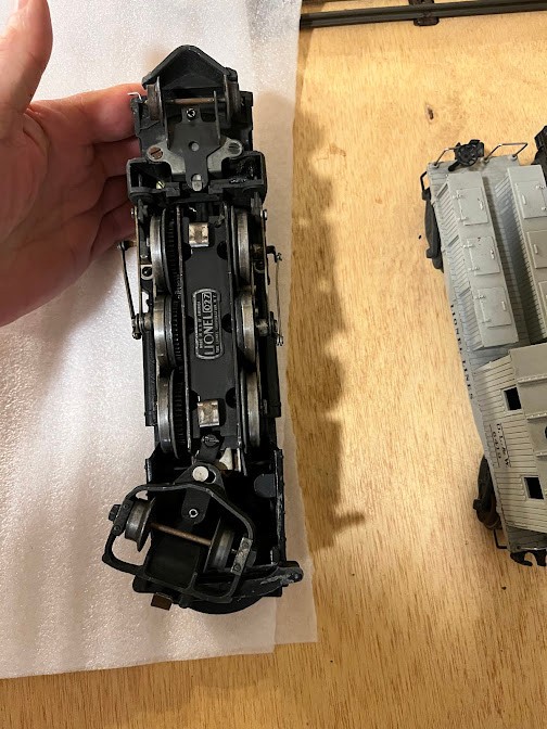Lionel Train Set, Engine 2026, 027 Good condition