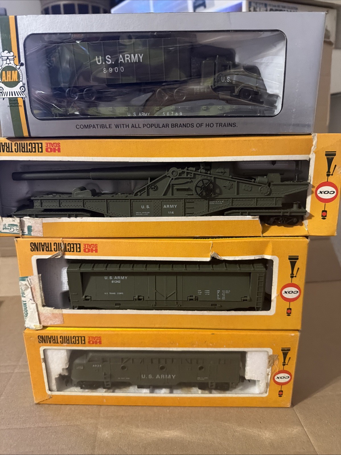 Vintage Cox HO Scale US Army F3 Diesel Locomotive 6111-6 Troop Car Railway Gun