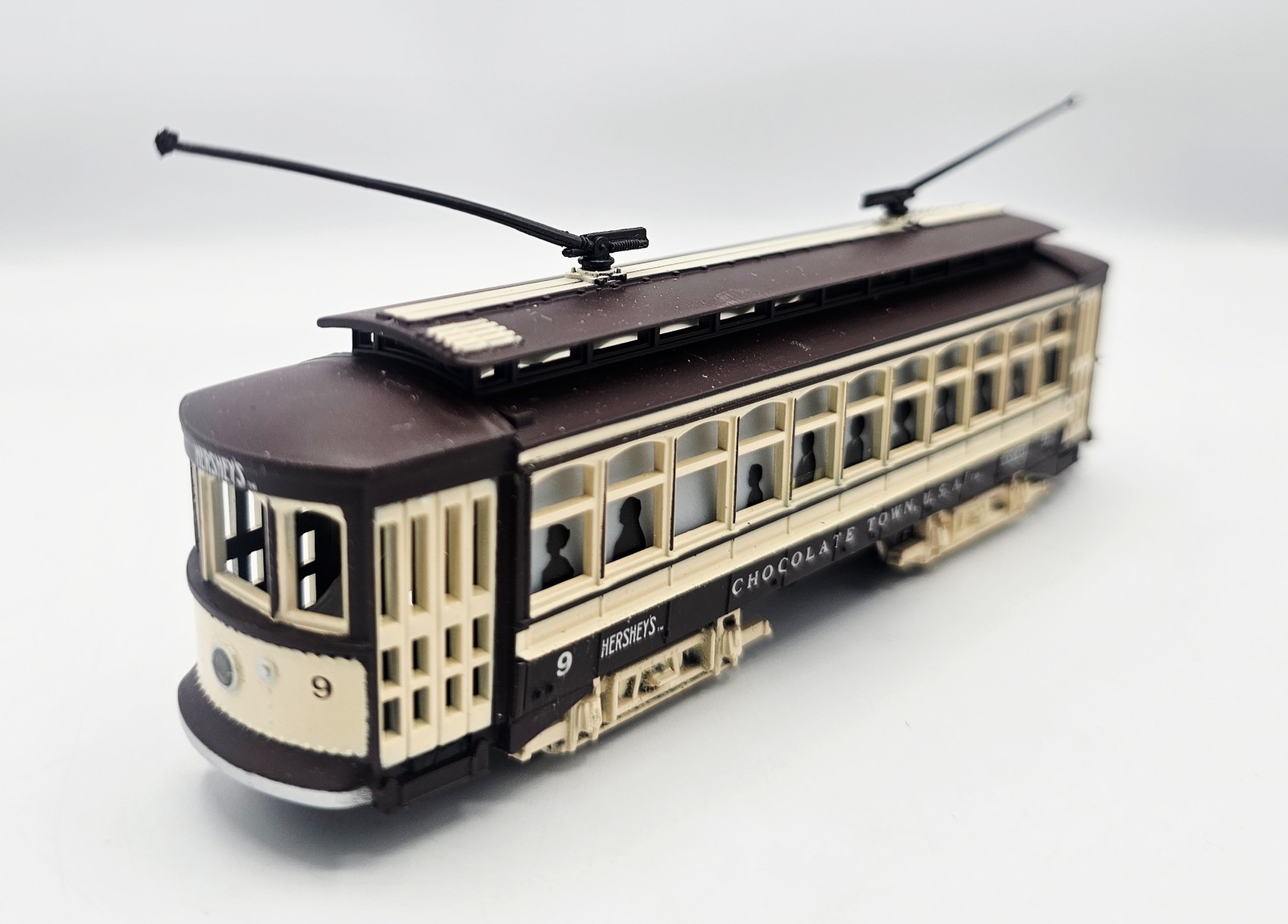 Bachmann 61039 HERSHEY BRILL TROLLEY #9 HO Scale MOTORIZED OPERATING LIGHTS/ NEW