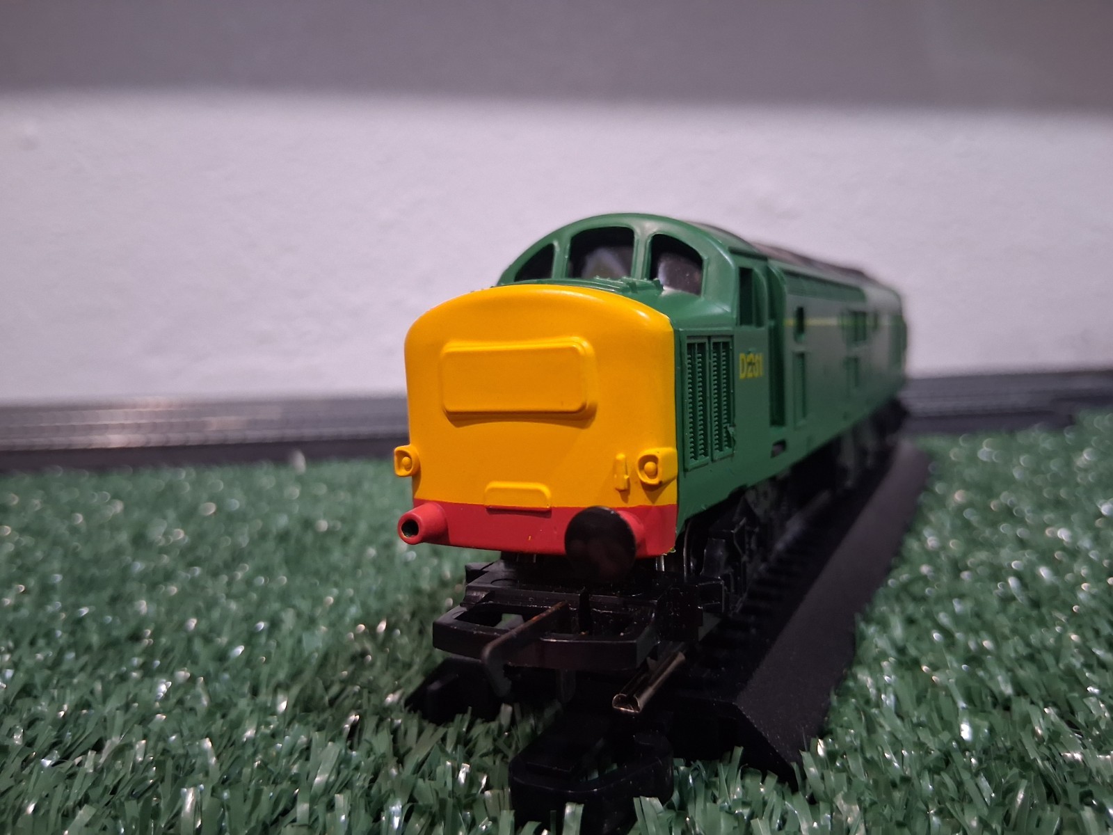 Thomas And Friends Hornby D261 With Tanker HO/OO GAUGE TESTED WORKING RARE!