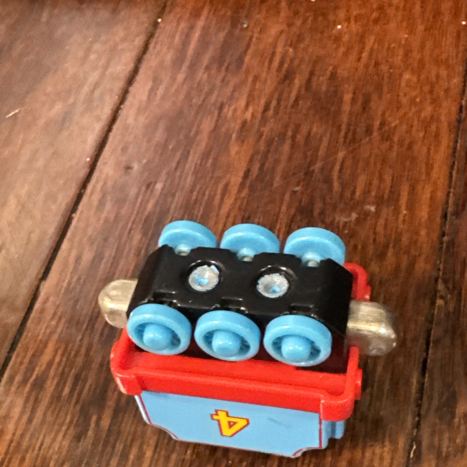 Gordon & Tender Surprised Face Thomas & Friends Diecast Train 2002
