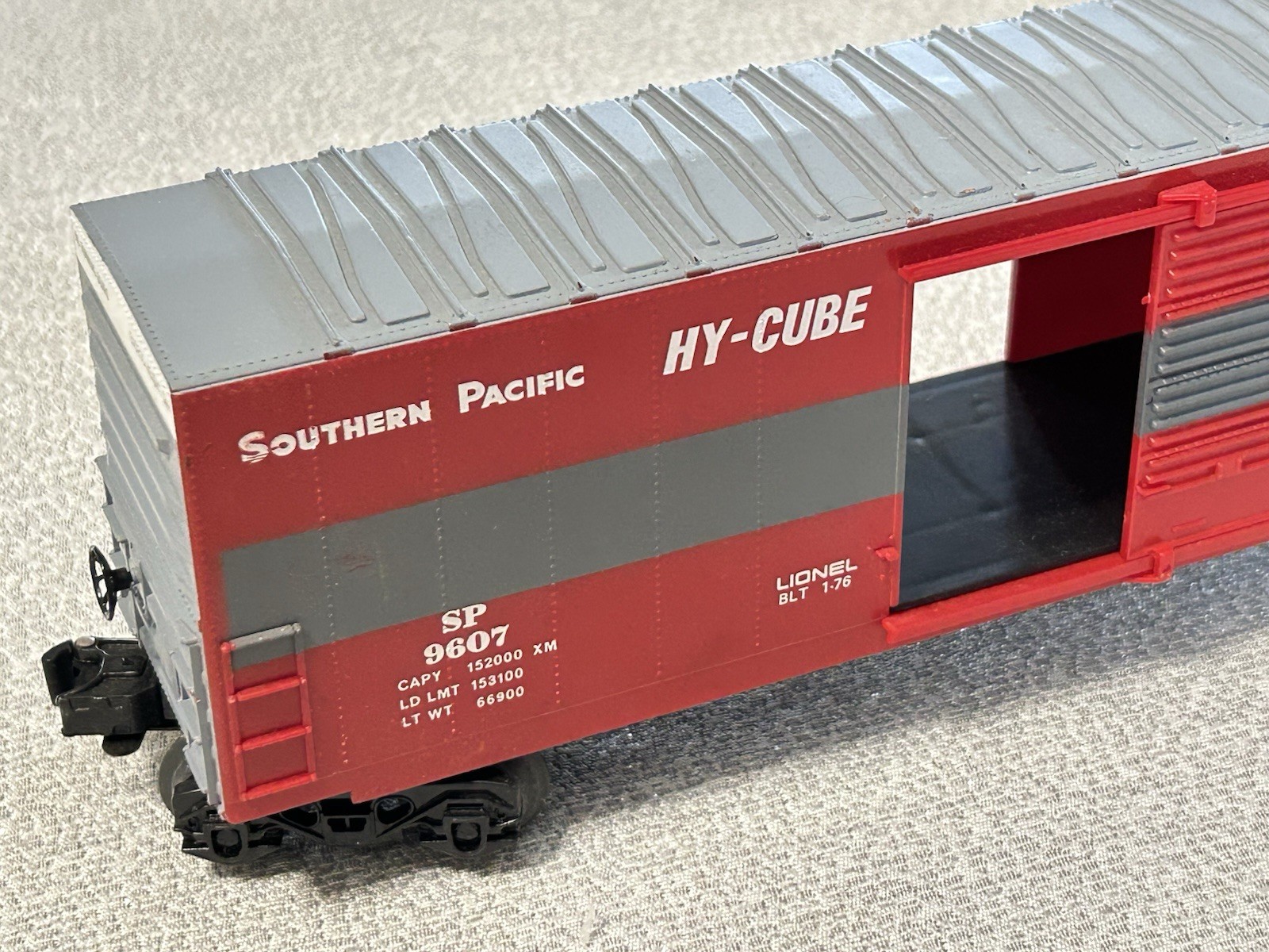 LIONEL O-Gauge 6-9607 Southern Pacific HyCube Boxcar