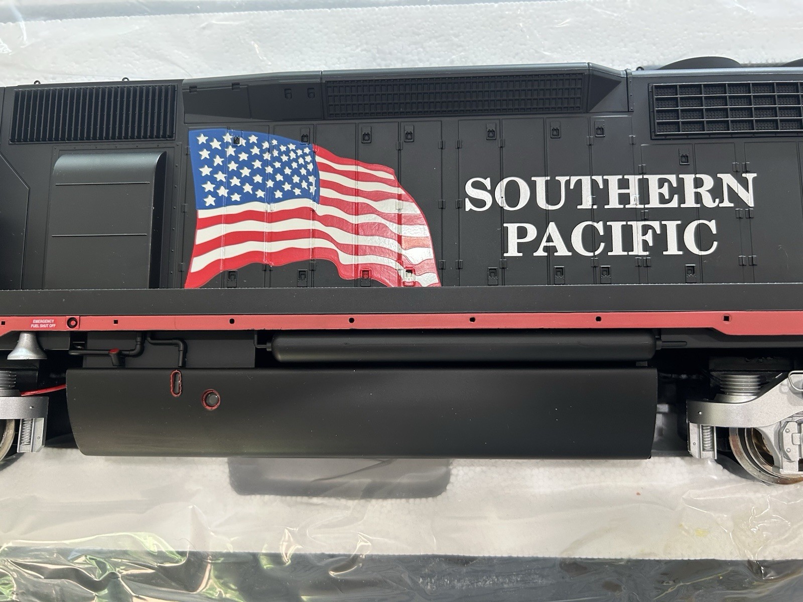 USA Black Widow Southern Pacific SD40-2 Gold Coast Diesel , G Scale, New, Rare