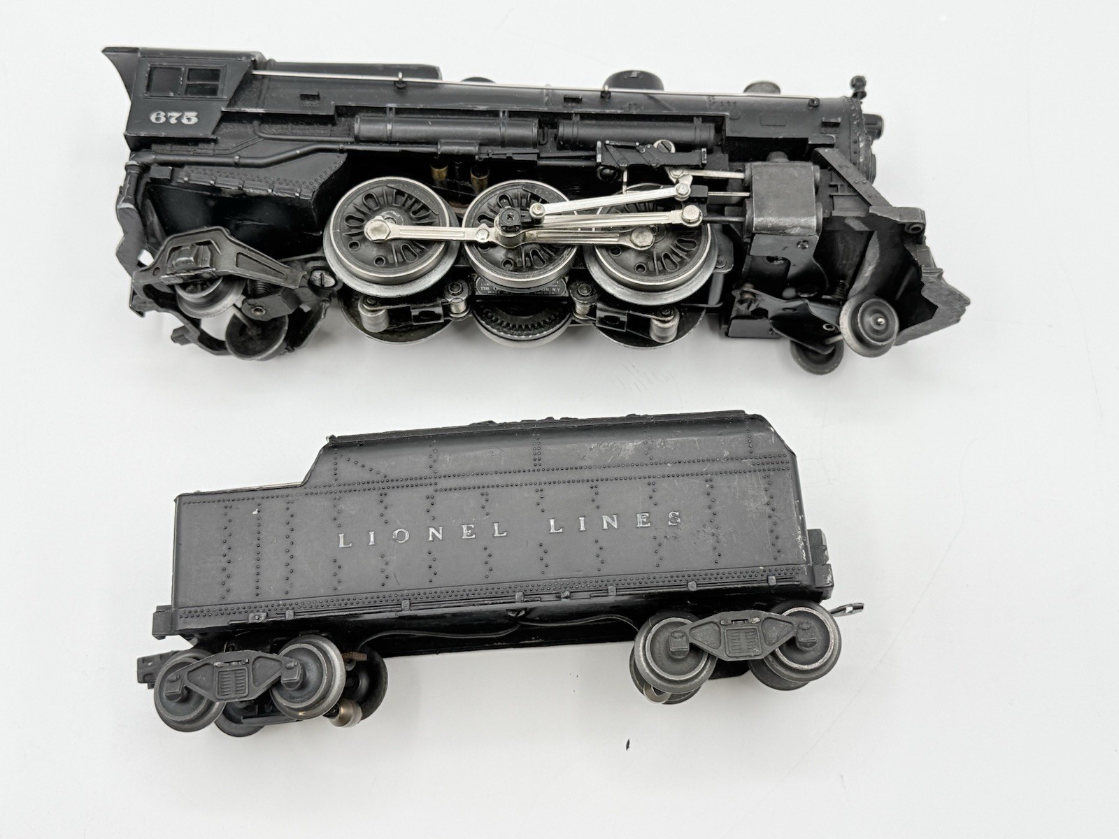 Lionel #675 O Gauge Vintage RR Steam Engine + 2466W Whistle Tender Lionel Lines