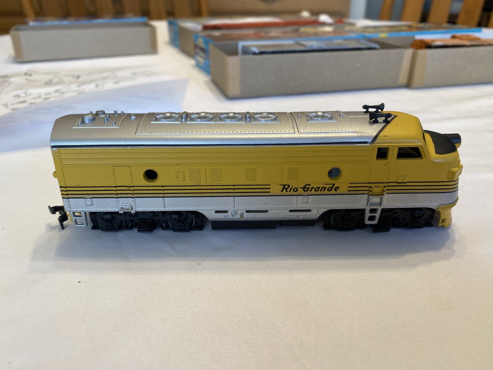 Vintage Athearn HO Denver & Rio Grande Diesel Locomotive / Caboose / Box Cars